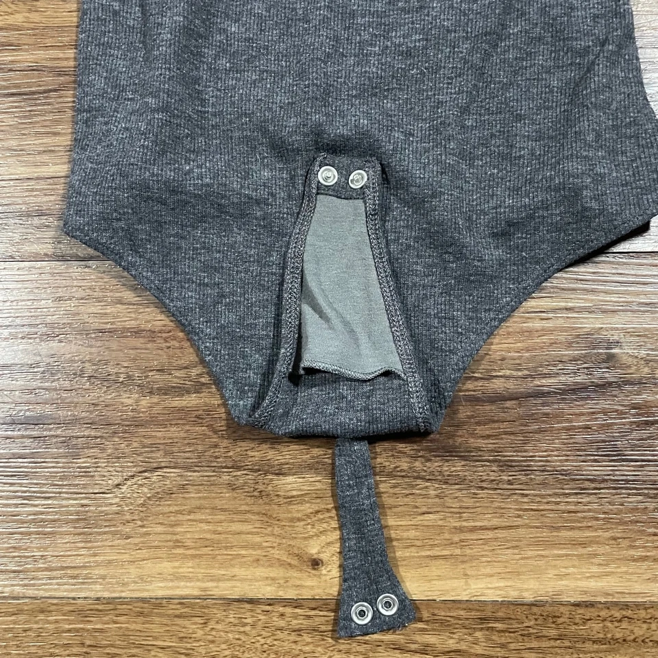 Gilly Hicks By Hollister Bodysuit Tank Top Womens S Gray Ribbed One Piece Snap - Image 4 of 4