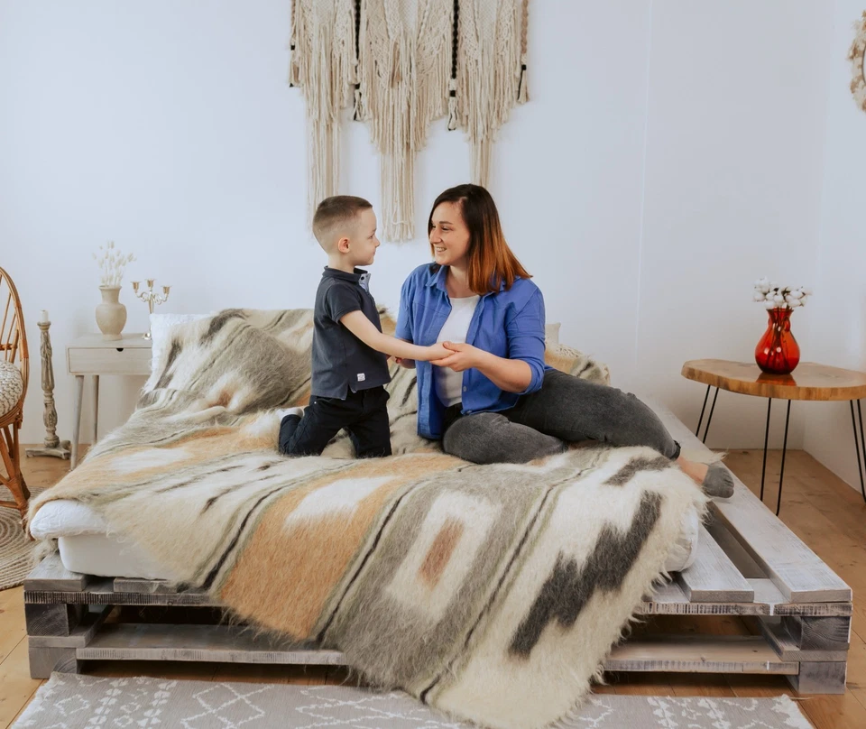 Handwoven 100% Natural Wool Blanket Handmade in Ukraine Eco-Friendly Cozy Throw - Image 2 of 4