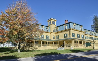 Photo:Ripton Vermont 2017 Middlebury College Bread Loaf Mountain Building
