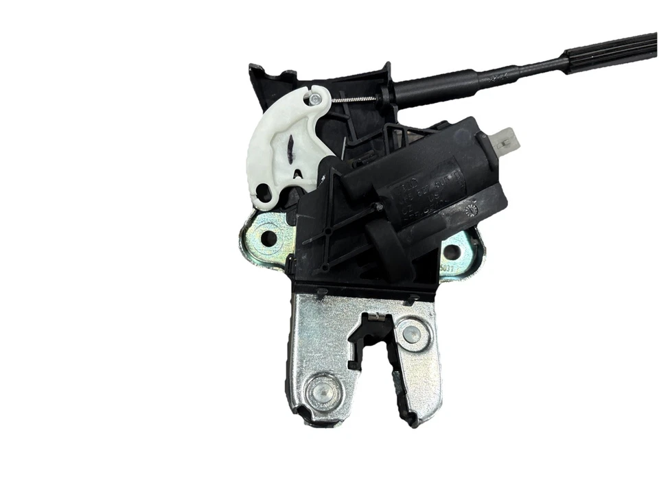 04-16 AUDI A4 S4 A5 A6 S4 SEDAN REAR TRUNK ACTUATOR LOCK LATCH 4F5827505D - Image 4 of 4