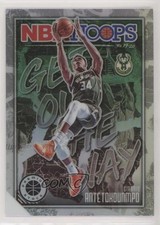 2019 NBA Hoops Premium Stock Get Out the Way Holo Giannis Antetokounmpo #14 nd3