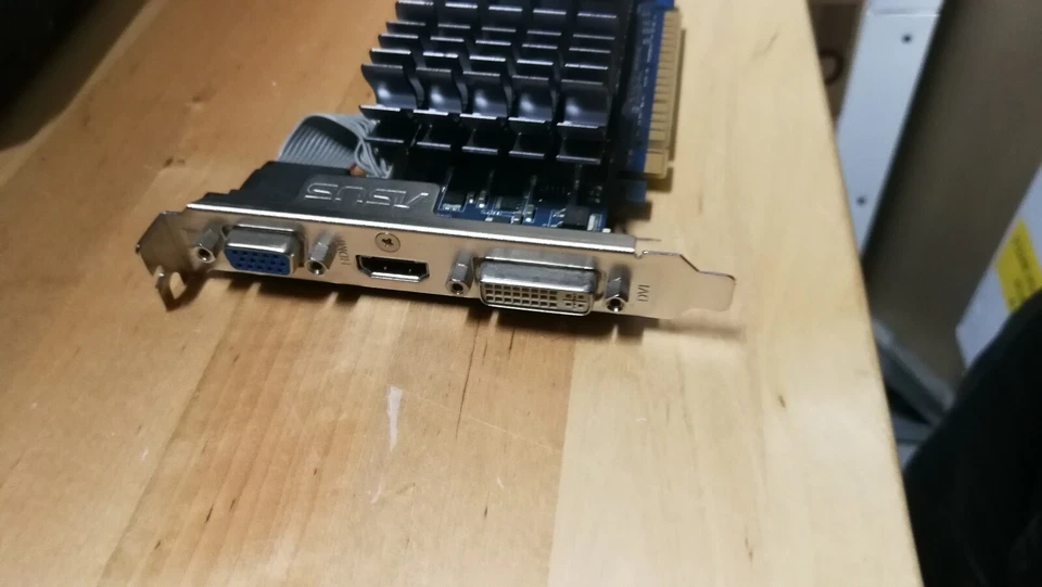 Asus GT520 Silent DI/1GD3 LP DirectX 11 1GB 64-Bit DDR3 DVI/HDMI/VGI B5C0YZ06727 - Image 4 of 4