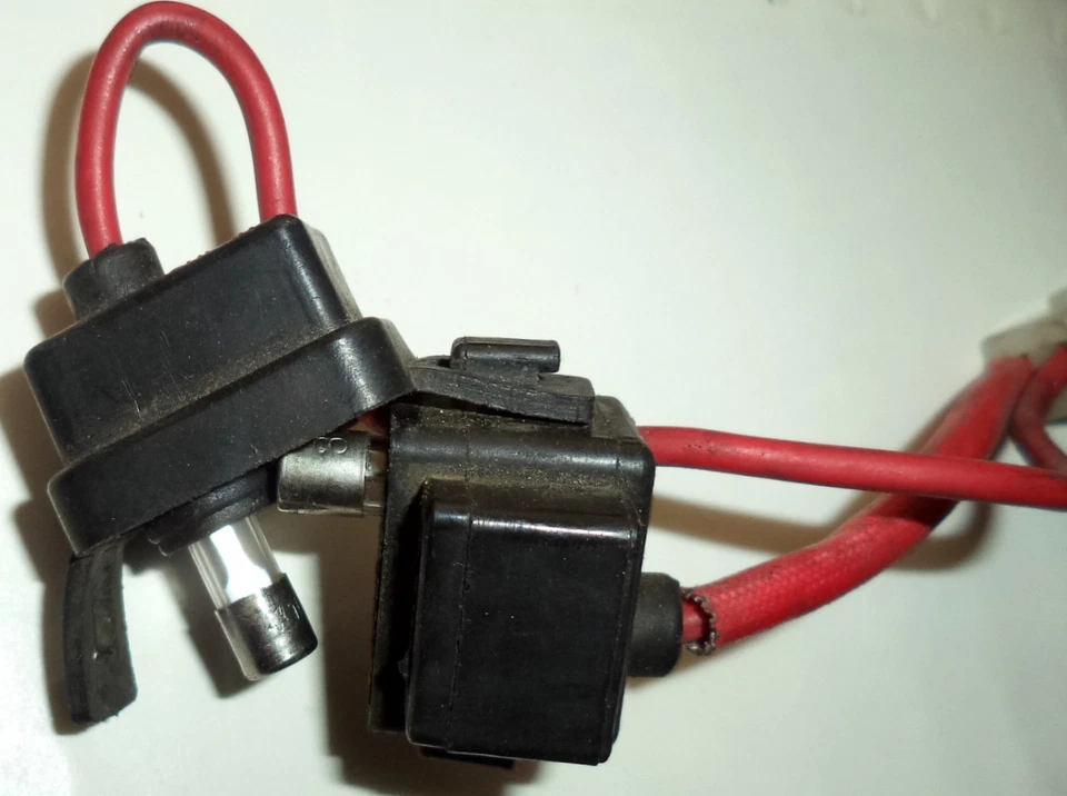 85 XJ700 XJ 700 550 FUSE HOLDER & FUSES POWER WIRE LEAD YAMAHA - EXC! - Image 2 of 3
