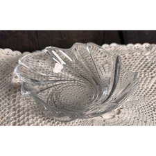 Vintage Glass Swirl Candy Nut Trinket Bowl Centerpiece Dish Decor