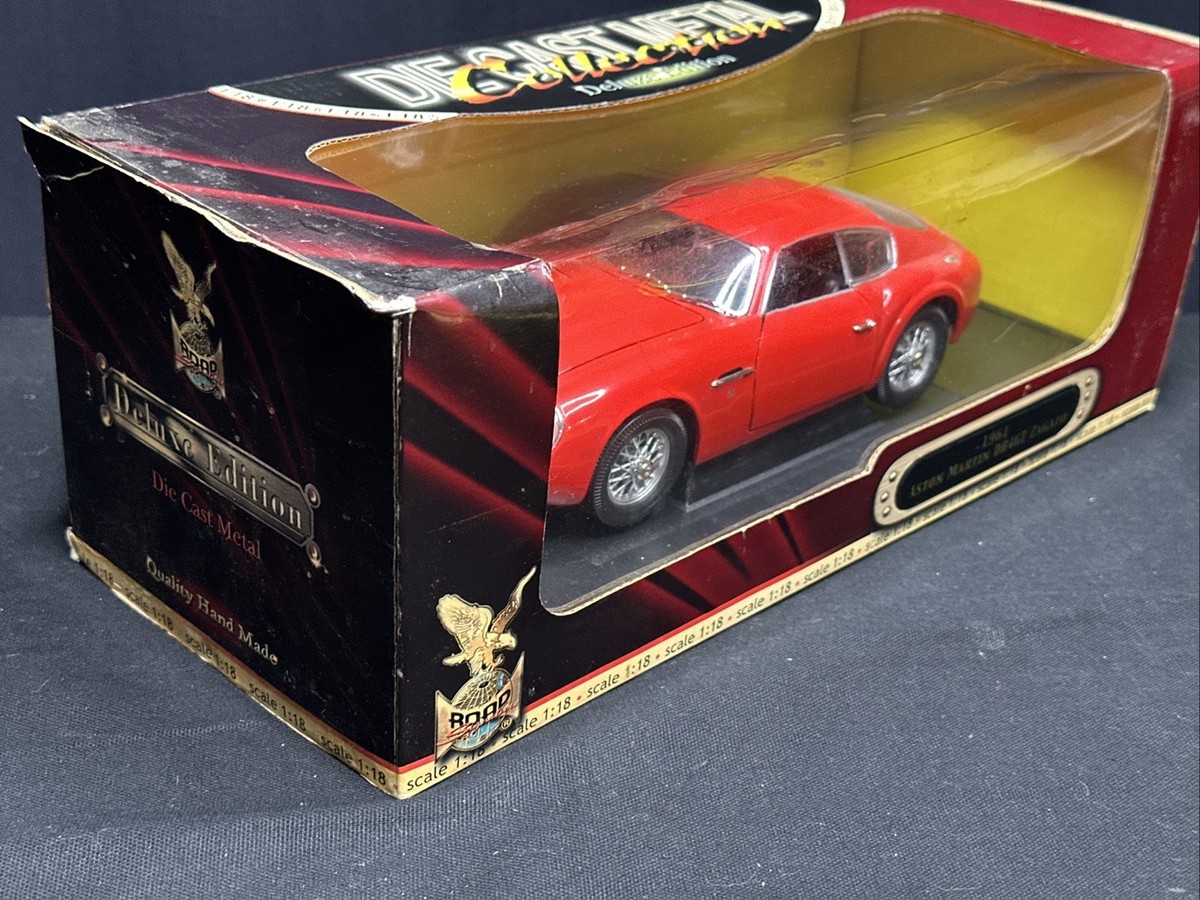 Road Signature 1/18 Scale Model Car 92729 1961 Aston Martin DB4