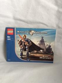 LEGO set 8809 King Mathias w/ cape VINTAGE Castle 100% complete w/ instructions
