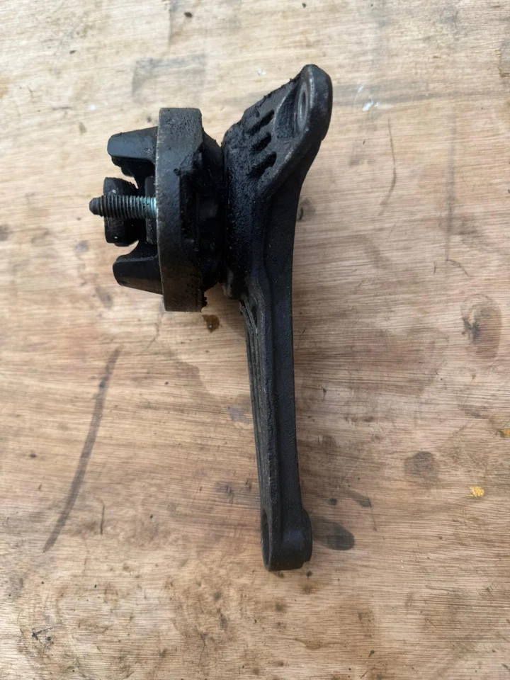 Audi A4 B6 B7 Gearbox Mount 8E0399115P GENUINE - Image 3 of 4