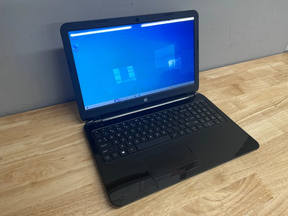 Portátil HP 15-G020DX 15.6” AMD A6, 4GB RAM, 64GB SSD, W10 Foto 3 de 4