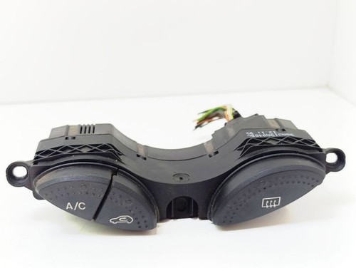 Ford Focus 1998 Schalter Scheibenheizung 98AG19A945BG UST117850