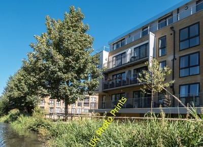 Foto 6x4 Wohnblock nahe Fluss Lea, Hertford, Hertfordshire 2 c2016