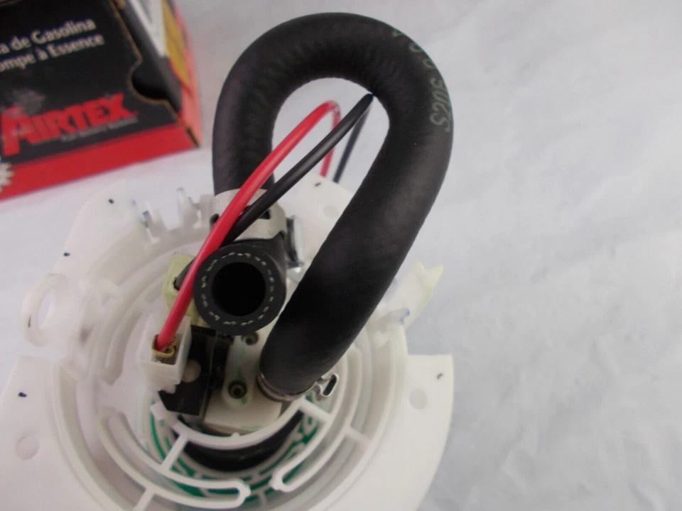 Juego de bomba de combustible y filtro Airtex E3964 se adapta a; Cadillac Catera 1997-2001 Foto 3 de 4