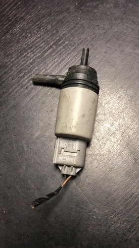 6934159 BMW E60 E61 Scheibenwaschpumpe