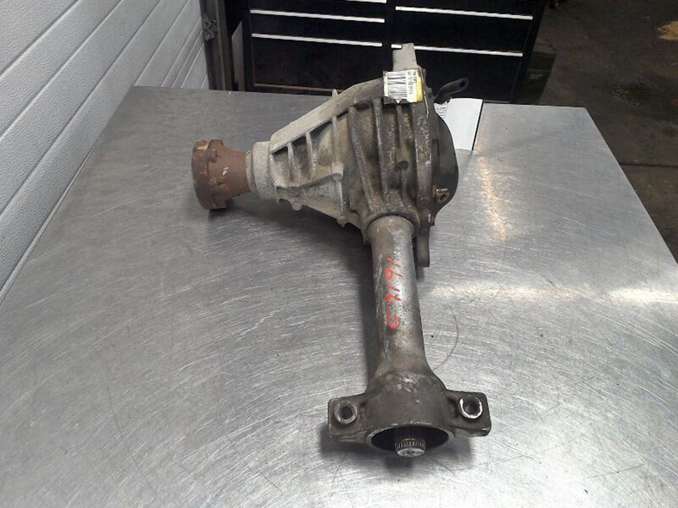 20022007 Jeep Liberty Front Axle Differential Carrier 3.73 Ratio eBay