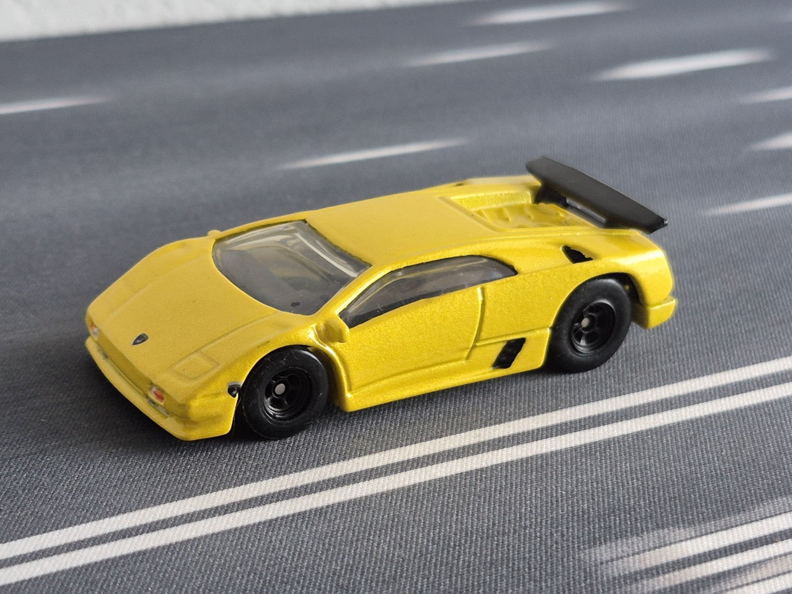 Hot Wheels Lamborghini Diablo 6.0 Hall of Fame Series 2003 MINT 1/64 Loose 