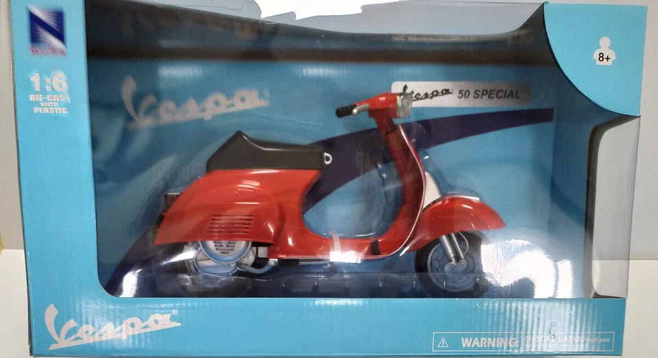 NEW RAY 1:6 DIE CAST METALLO E PLASTICA MOTO VESPA 50 SPECIAL ROSSO ART 49533 - Immagine 2 di 2