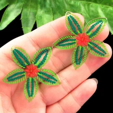 10Pcs Charming Acrylic Green Flower Pendant Bead 43x43x2mm FSM27288