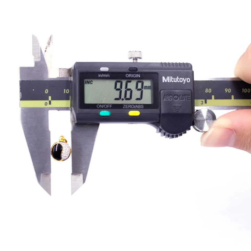 Cluster Yin-Yang pendant 9k gold 1.1 gram Natural Diamond 0.06 carat - Imagem 3 de 3