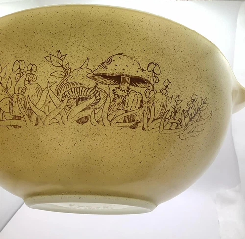 VINTAGE Pyrex Forest Fancies 443 Cinderella Bowl 1981-1986 Made in USA 2.5 liter
