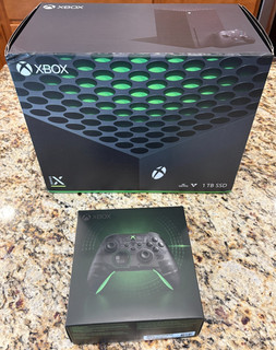 XBOX Series X 1TB Disc Drive Black in original packaging Extra Controller
