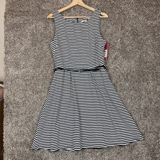 Merona Woman's Black & White Strip Sleeveless Knit Casual Career Work Dress Med