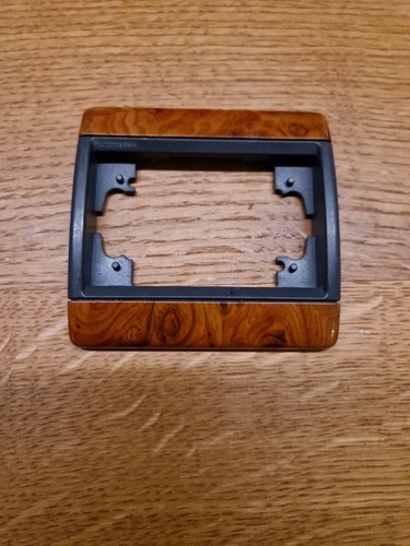 Plaque Club Arnould 65700 - Anthracite, Orné D'une Loupe D'orme - Occasion, Bon état Général