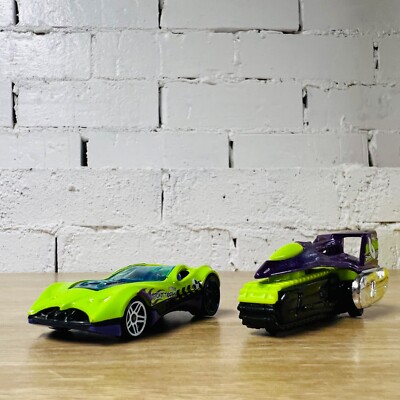 Lime Green Cul8r 2017 Track Builder 5 Pack & Tread Air 2013 Road Rockets 5 Pack