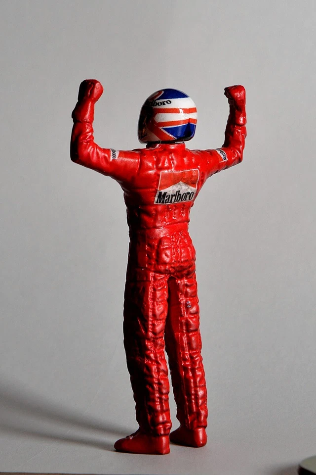 Nigel Mansell Ferrari 1989 F1 1:18 driver figure, handmade unique - Image 2 of 2