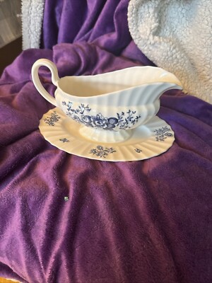 MINT ROYAL WORCESTER BLUE SPRAYS Z2817  GRAVY SAUCE/BOAT/Underplate Circa  1760*