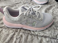 5Y UNDER ARMOUR SNEAKERS GRAY/PINK NEW WITHOUT TAGS