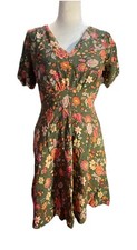 Loft Green Floral Fit & Flare Short Sleeve Dress Sz 2 Cottagecore Whimsicore