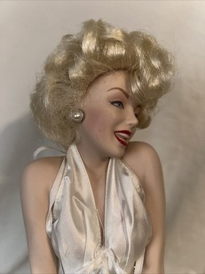 Marilyn Monroe Porcelain Doll by Franklin Heirloom ''Seven Year Itch'', 18'' + Tag