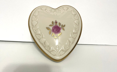 Lenox Rhodora Heart Shaped Porcelain Trinket Box w/ Lid 24k Gold Rim Vintage USA