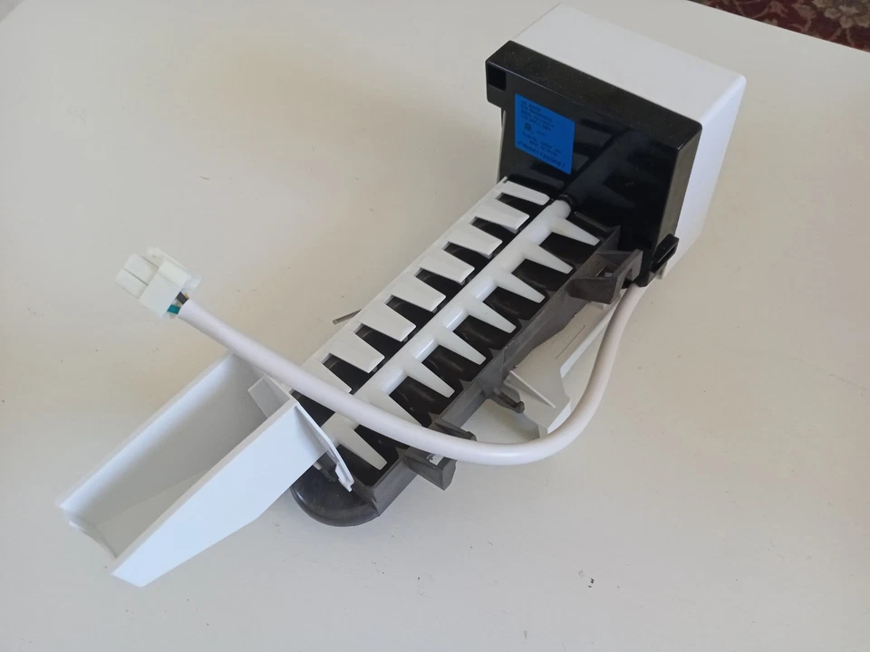 Repuesto Máquina de Hielo Haier HIBLMK para Uso Congelador en Ref. Modelo HT21TS80 Foto 3 de 4