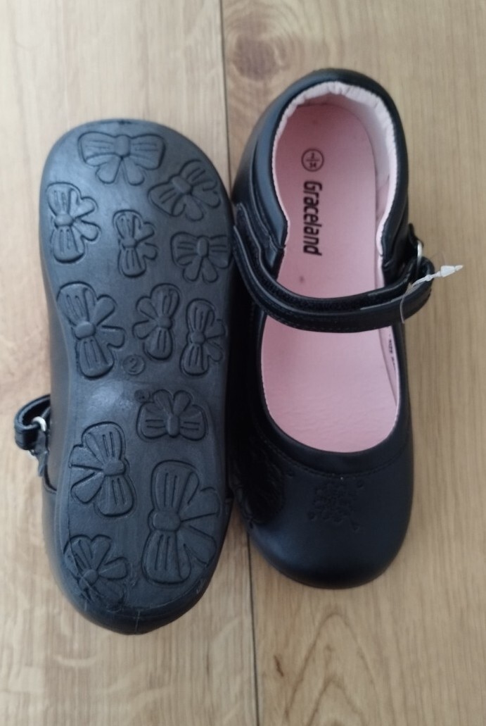 Graceland Deichmann Girls Black Floral Embroidery School Shoes UK