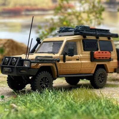 Autobots 1/64 Toyota Land Cruiser LC78 Yellow Muddy Diecast Car