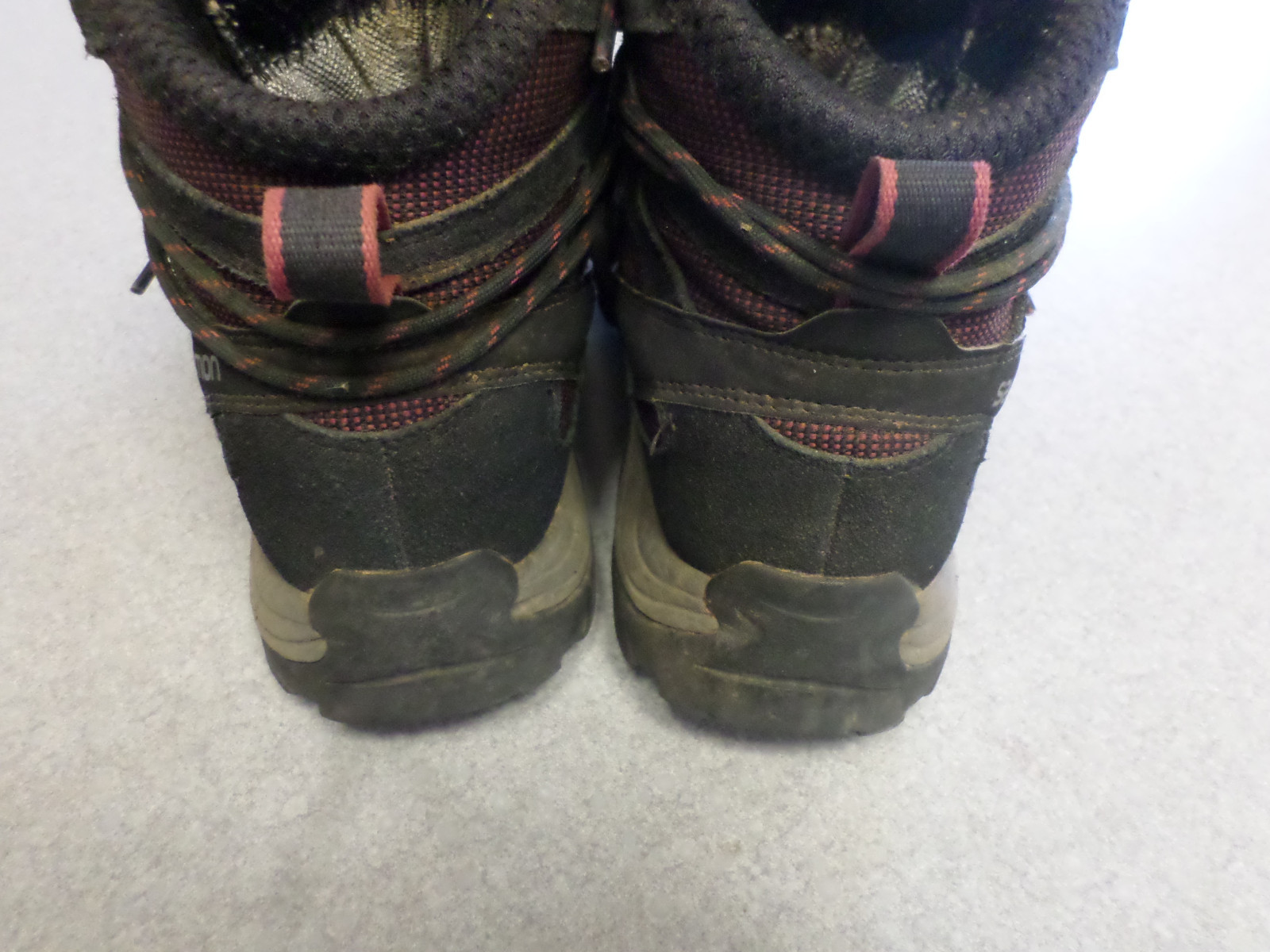 Salomon rete rossa e camoscio nero Goretex 6 pollici. stivali da trekking. Donna 8 5