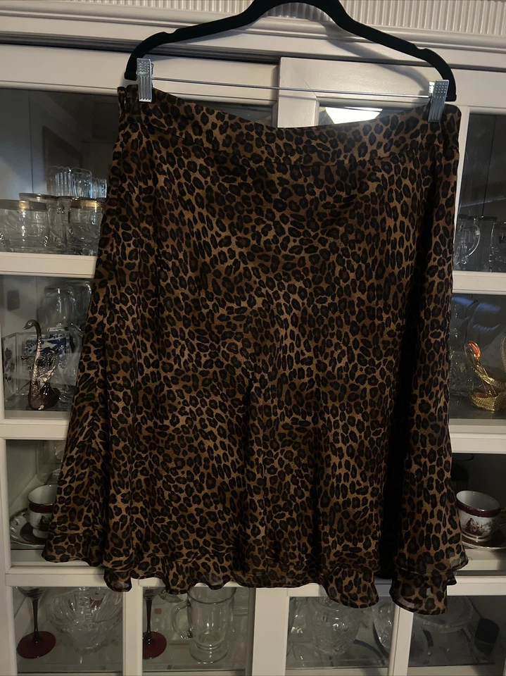 Falda para mujer George talla 16 estampado animal acampanada forrada Foto 4 de 4