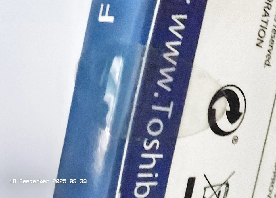 Toshiba FlashAir Wireless LAN SDHC UHS-I Card 32GB - Image 3 of 3