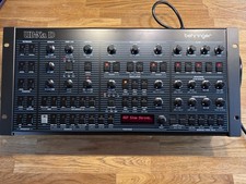 Behringer UB-Xa D, analoger Desktop Synthesiz...