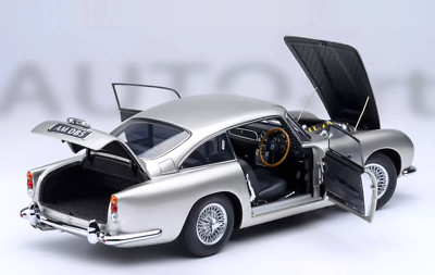 Aston Martin DB5 Coupe Baujahr 1964 birch-silver 1:18 AUTOart 70287