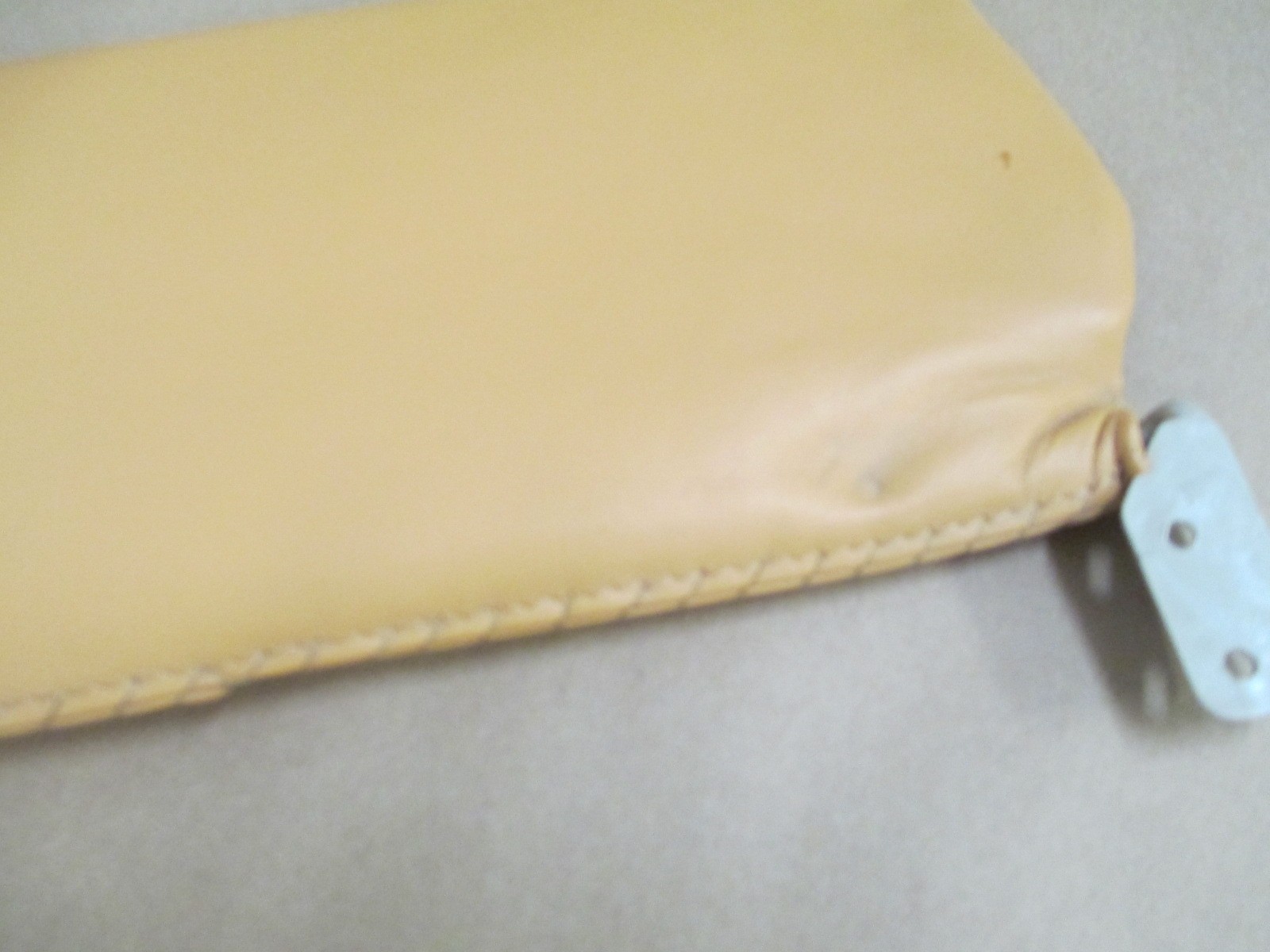 Ferrari Testarossa, 512  - LH  Sun-Visor (beige) # 61514600