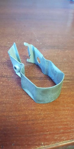 BMW E60 E61 5er Fahrerseite Heckscheibenmotor Halterung / Halter 7075672