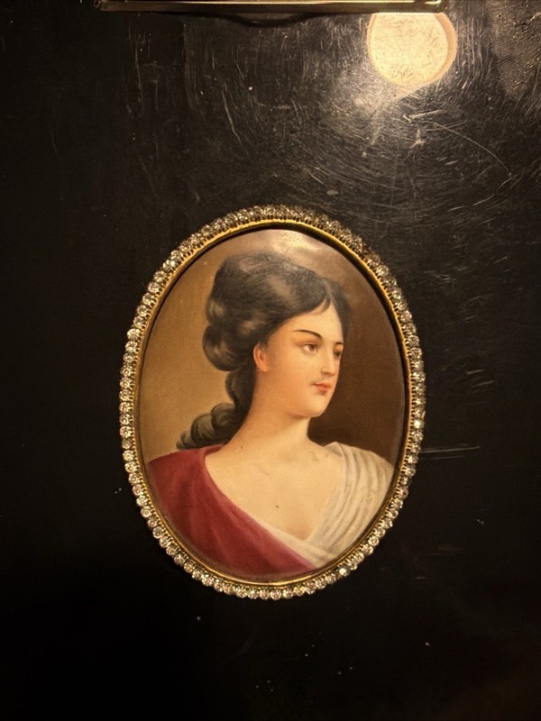 Vintage Victorian Oval Framed Portrait W 24k Gold Plated A.M.W. Frame 5.5” X 4”