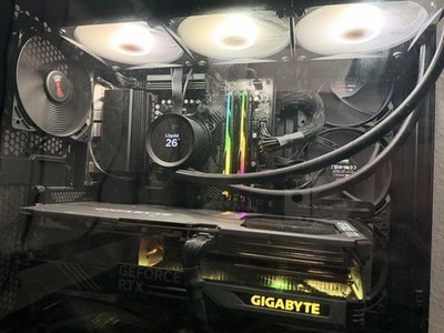 GIGABYTE Gaming Tower Ryzen 7 9800X3D RTX 4080 32GB Win 11 Pro RGB