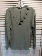 BTFBM Green Thermal Long Puff Sleeve Top Big Buttons Size Medium Crew Soft