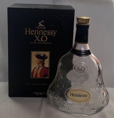 Leere Flasche Hennessy Xo Box