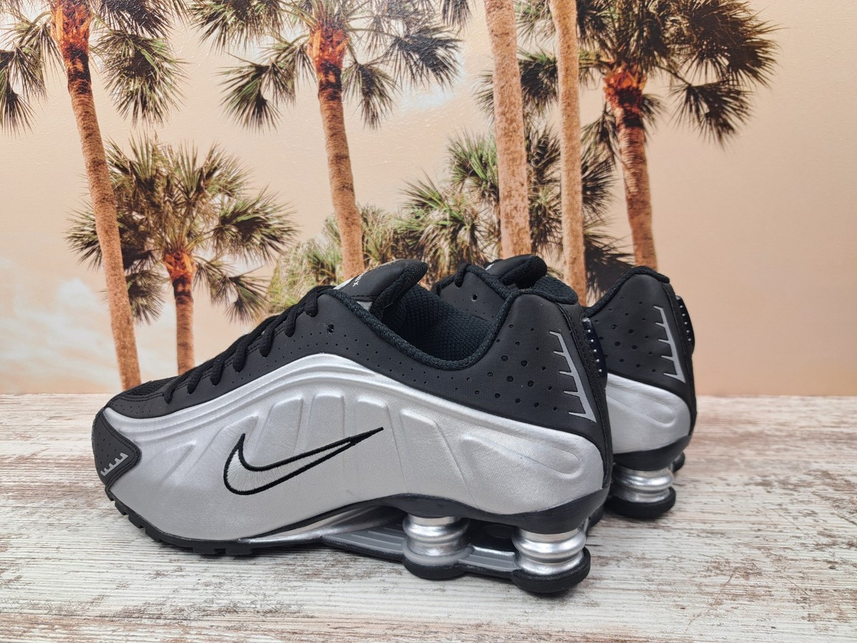 Nike Shox R4 Silver Black Retro Style Sneakers HQ1988 007 Men's