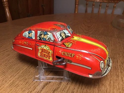 VINTAGE MARX TIN TOY WINDUP FIRE CHEIF CAR LITHO WORKING