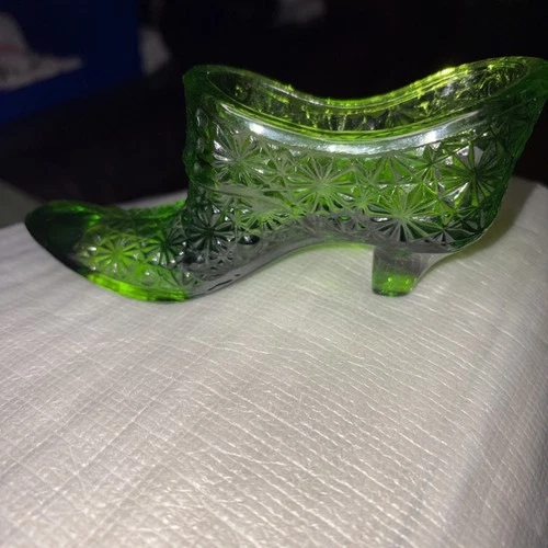 Vintage Fenton _ Green Vaseline Glass Shoe Excellent Condition