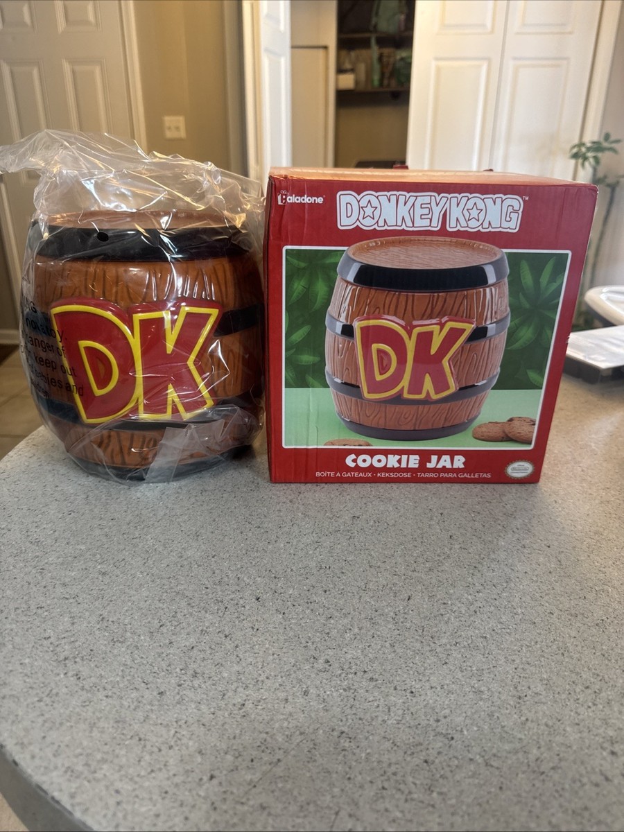 NEW UNUSED DONKEY KONG BARREL CERAMIC COLLECTIBLE COOKIE JAR